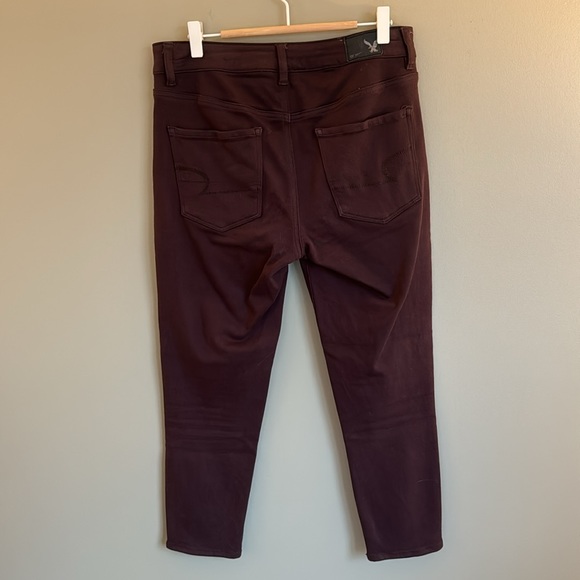 American Eagle Plum Colored Cropped Jean (skinny fit) - Picture 2 of 11